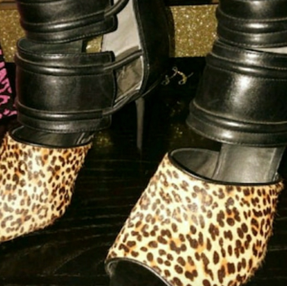 Kenneth Cole Retail all leather heels